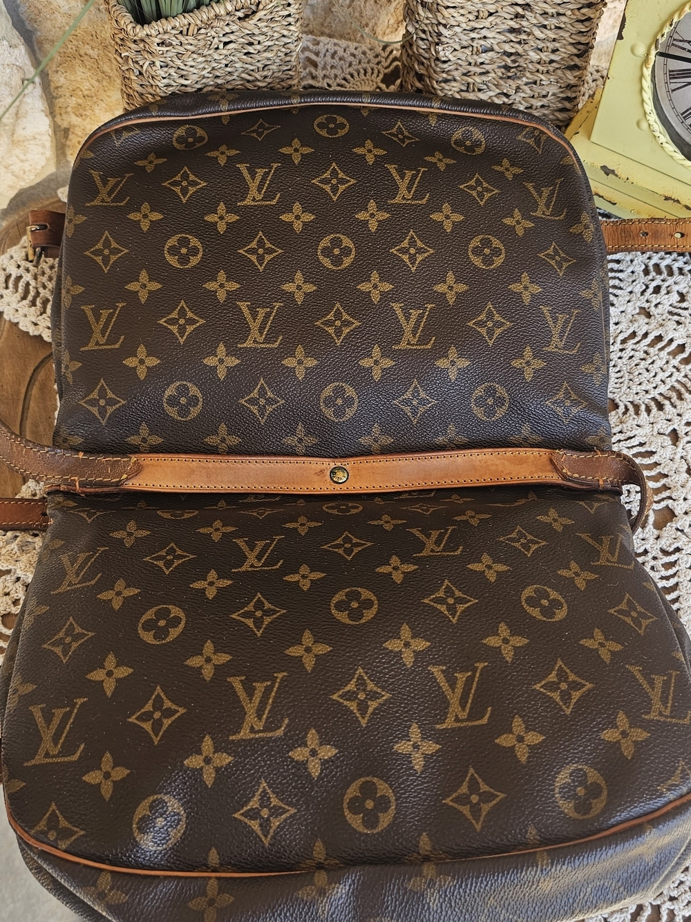 Louis Vuitton Saumur 30 - Picture 5 of 16